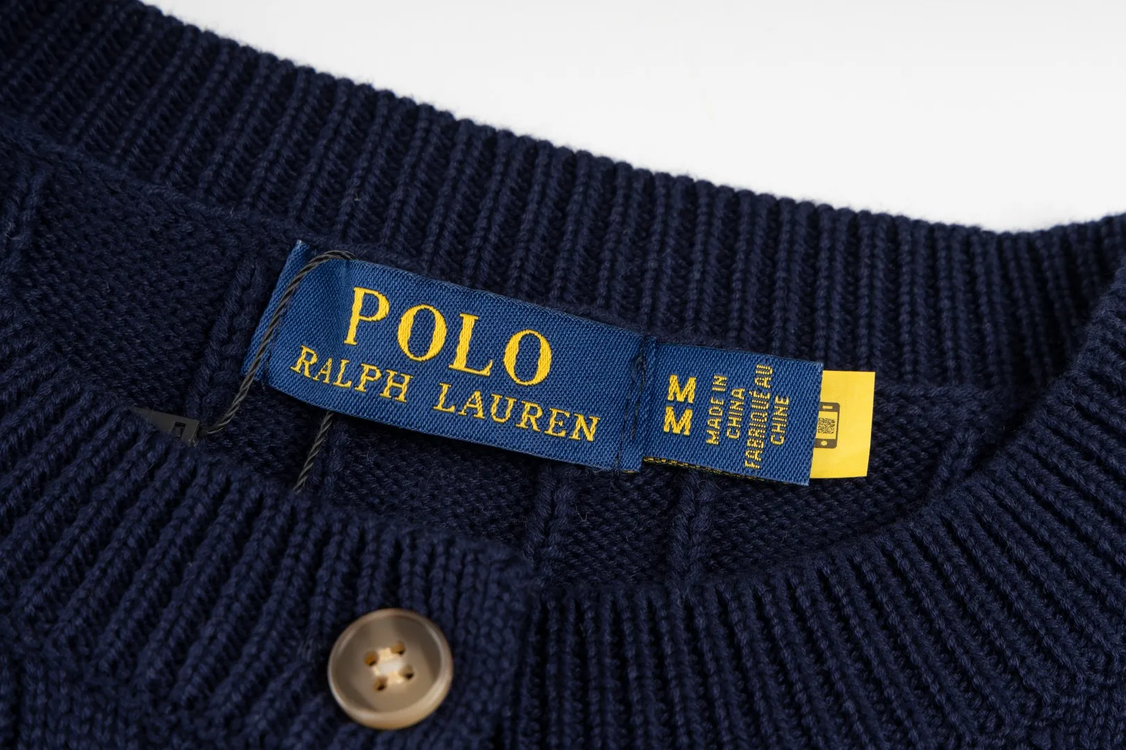 P230 #R93 RALPH LAUREN Ralph Lauren twelve colors classic small label embroidery logo seven-button knitted cable cardigan sweater women's top, high-density LOGO embroidery on the chest, original customization of tag accessories. Made of pure cotton yarn, pure cotton is skin-friendly and comfortable, small label war horse embroidered twist button cardigan sweater 🐎 high quality, follow the blogger to learn how to wear it! Let’s buy a Ralph Lauren cable sweater. It’s a super hard-to-find series after it became popular. It’s hard to find one on the official website. It’s simple and practical to wear, with a lazy and loose feel. The thickened fabric has more texture, feels soft and delicate, and has a loose fit. Whether worn alone or layered, you can wear different styles of fashion with just one piece!   Size: